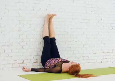 Viparita Karani:  La postura de yoga para piernas cansadas